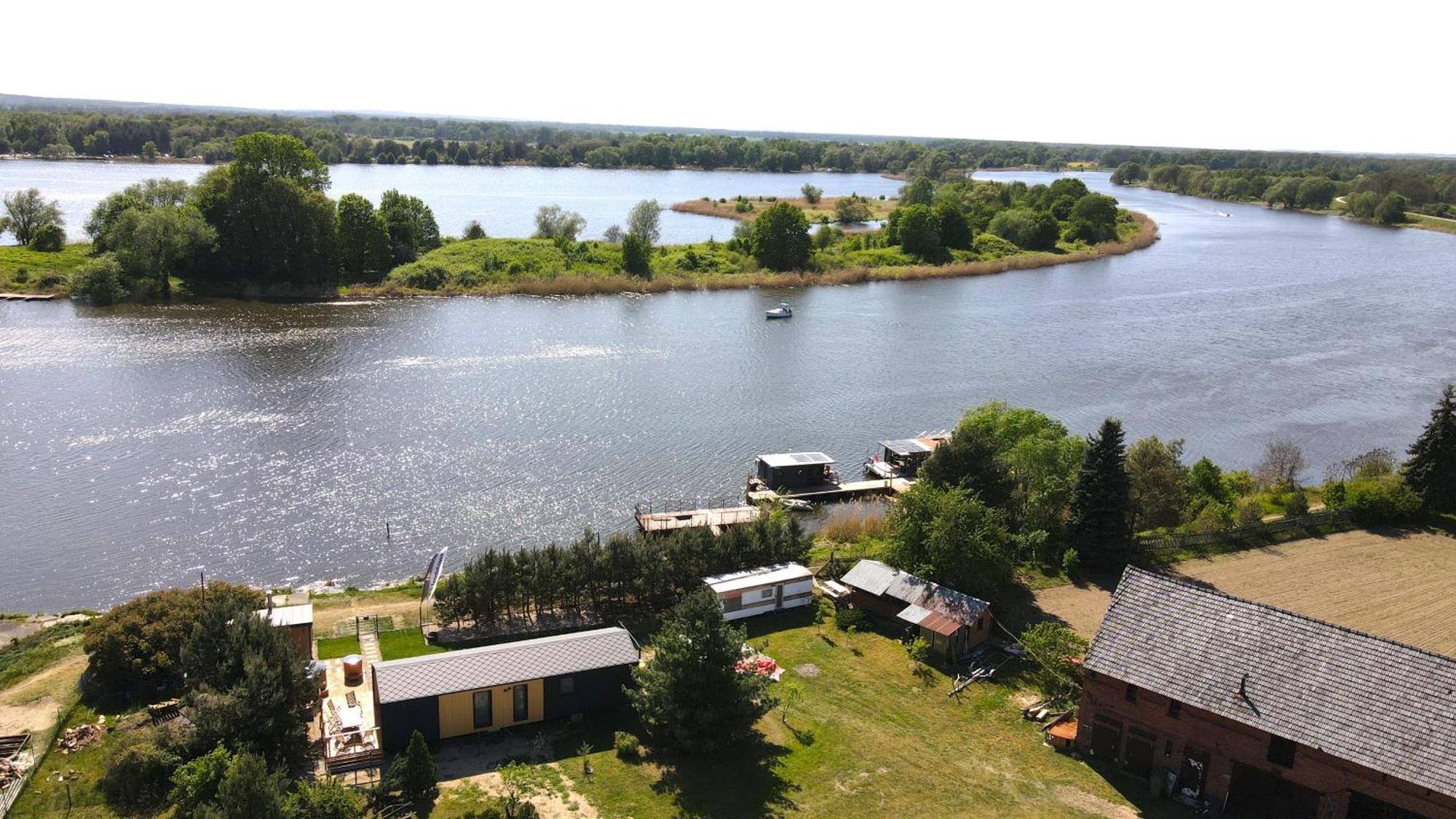 Houseboat Water Boy Apartament Plywajacy Dom Na Wodzie Lodz Uraz  Екстериор снимка