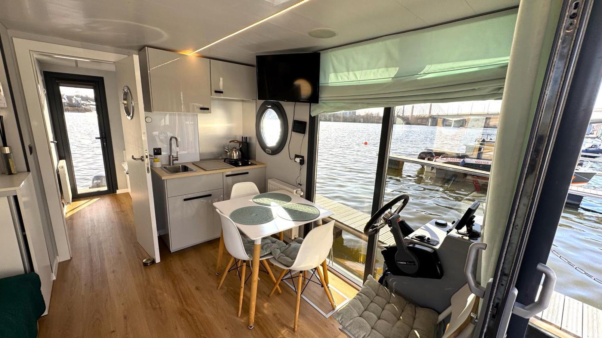 Houseboat Water Boy Apartament Plywajacy Dom Na Wodzie Lodz Uraz  Екстериор снимка